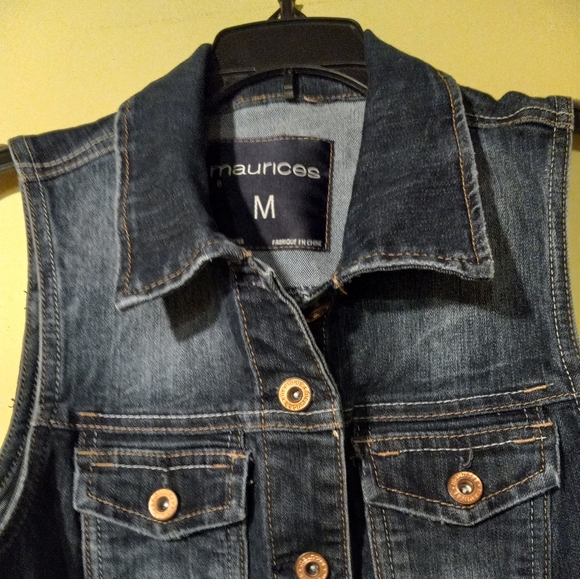Women's Maurice's Jean Vest. - Picture 2 of 3